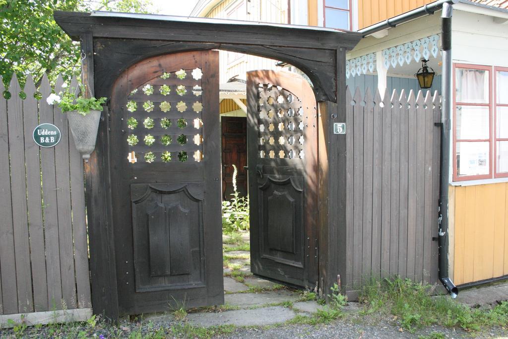 Uddens Bed & Breakfast Bed and Breakfast Öregrund Buitenkant foto